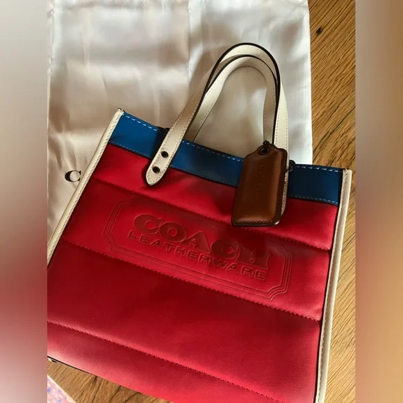 Coach Field Tote 22 With Colorblock Quilting And Coach Badge LIKE NEW - Picture 7 of 12